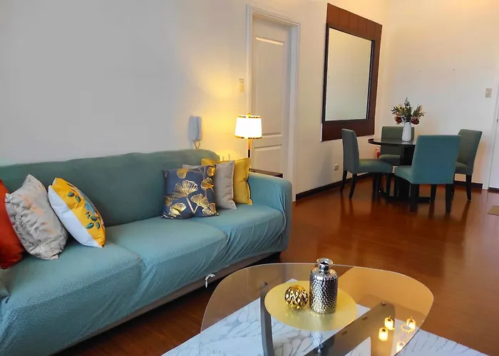 Apartment Spacious High Ceiling 2 Bedroom 66th Flr Corner Unit With Balconies - Free Sauna Pool Gym View Of Skyline Bay-sunset Manila