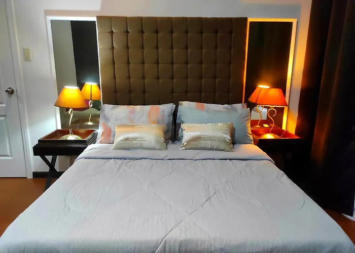 Spacious High Ceiling 2 Bedroom 66th Flr Corner Unit With Balconies - Free Sauna Pool Gym View Of Skyline Bay-sunset Apartment Manila