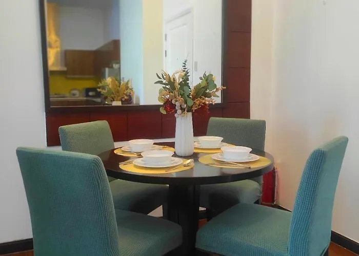 Spacious High Ceiling 2 Bedroom 66th Flr Corner Unit With Balconies - Free Sauna Pool Gym View Of Skyline Bay-sunset